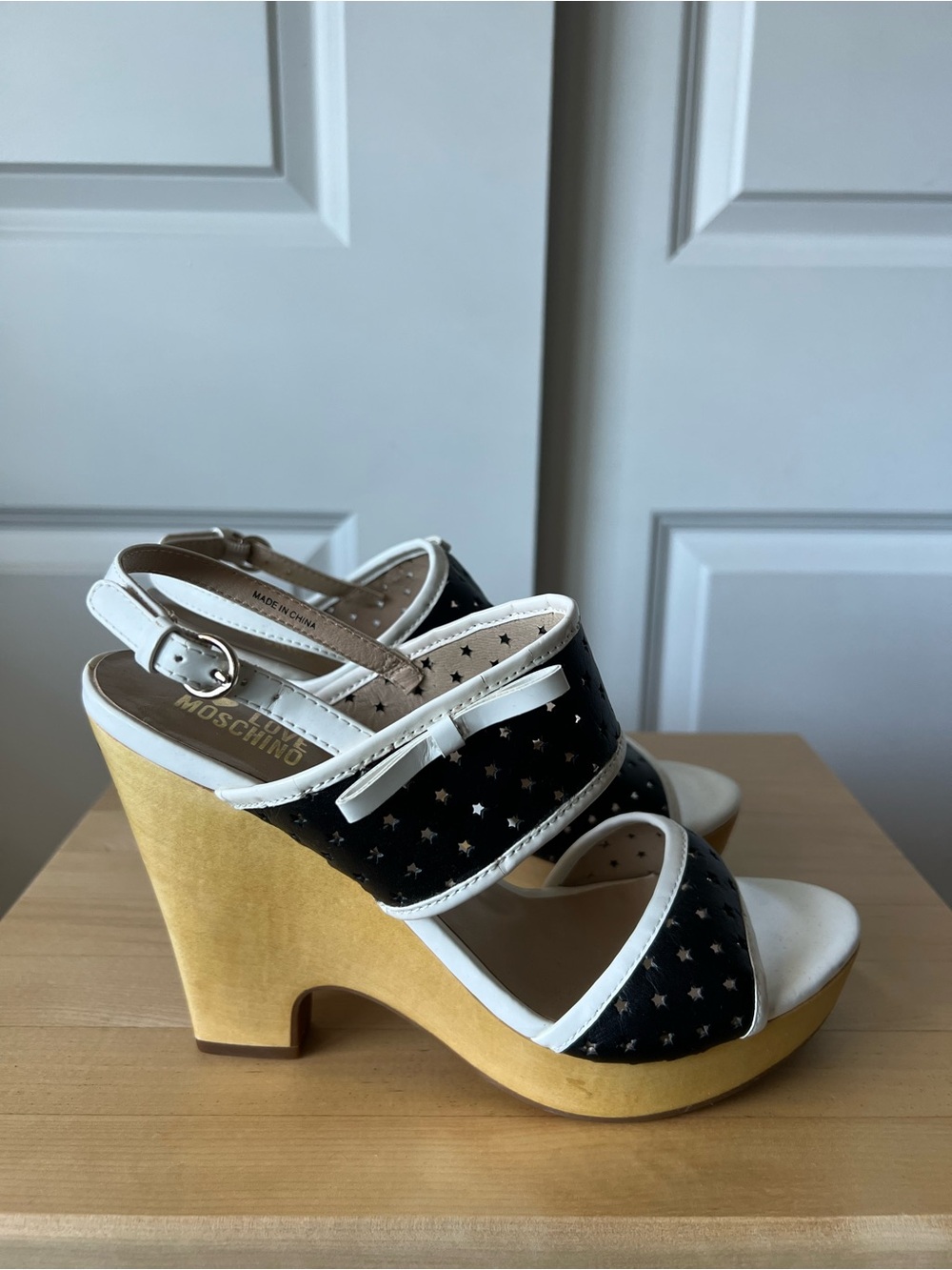 Vintage Love Moschino Black and White Platform Sandals - Picture 2 of 13